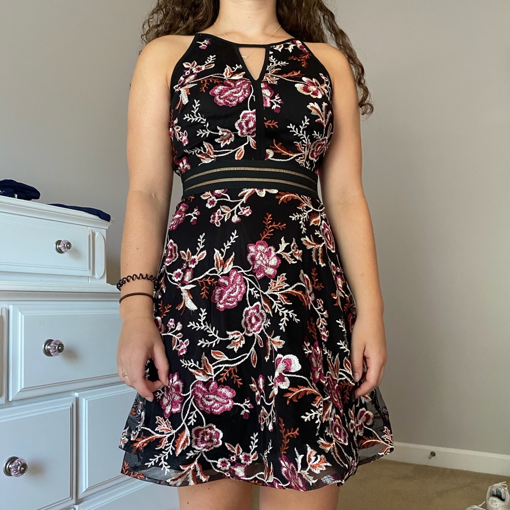 Fall Floral Dress flattering waist !! Zipper/tie